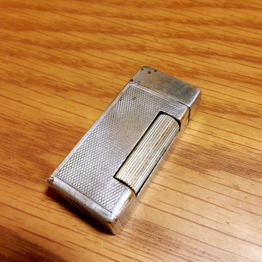 Working Dunhill auto roller oil lighter silver short without box