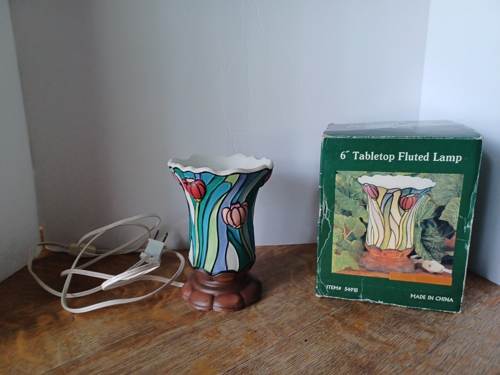 6" Tabletop Fluted Lamp,Accent Lighting, Ceramic