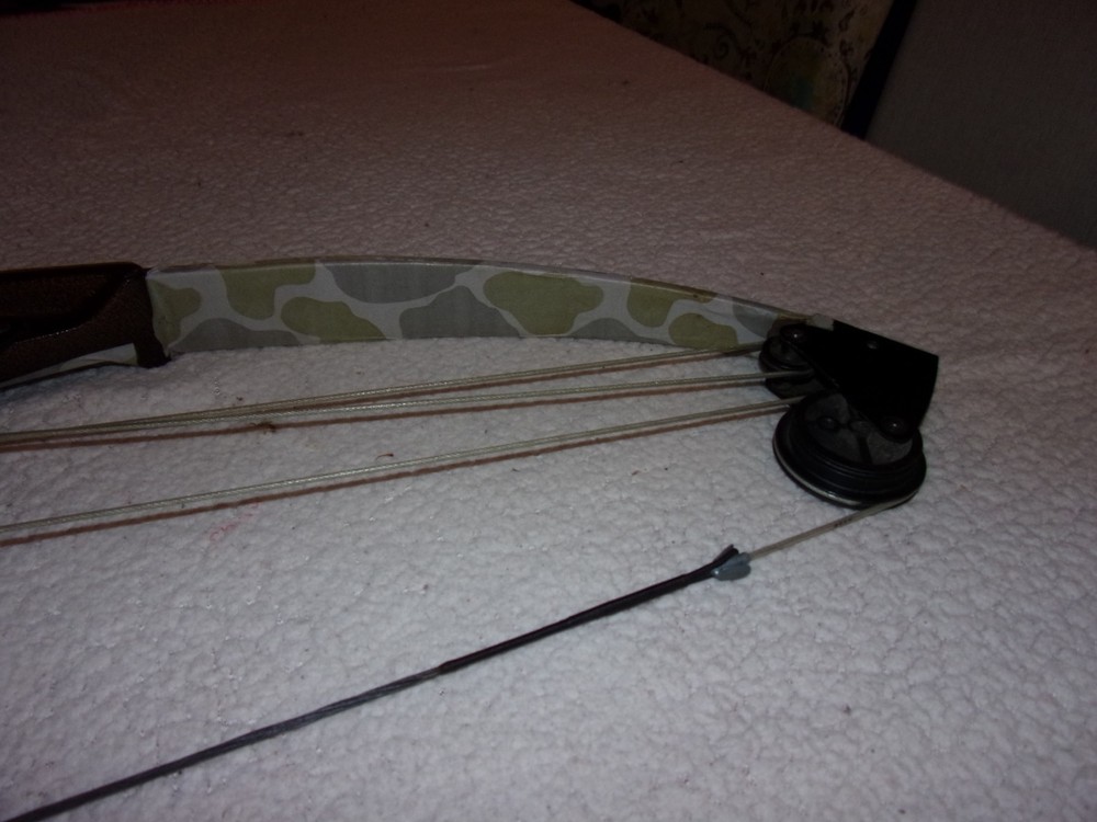 zVintage Bear Whitetail Hunter Compound Bow
