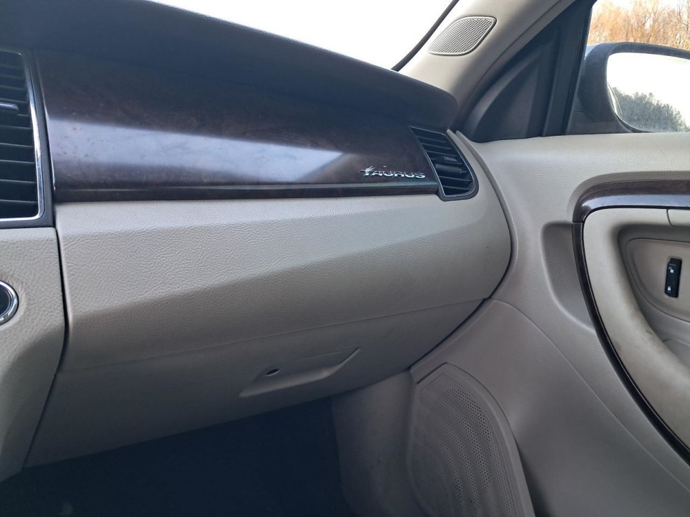 TAURUS 2010 Glove Box 4898459