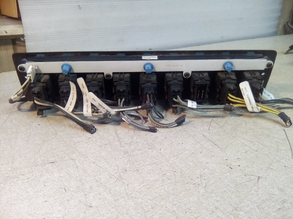 Kenworth S64-1041-9 Dash Switch Panel