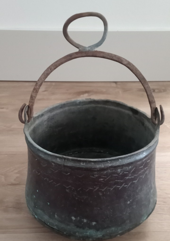 Antique Copper Pot w/Handle