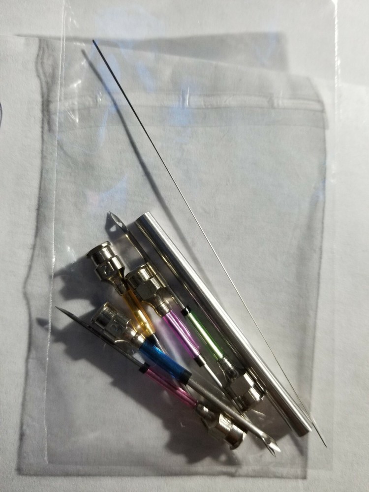 Embroidery needle kit