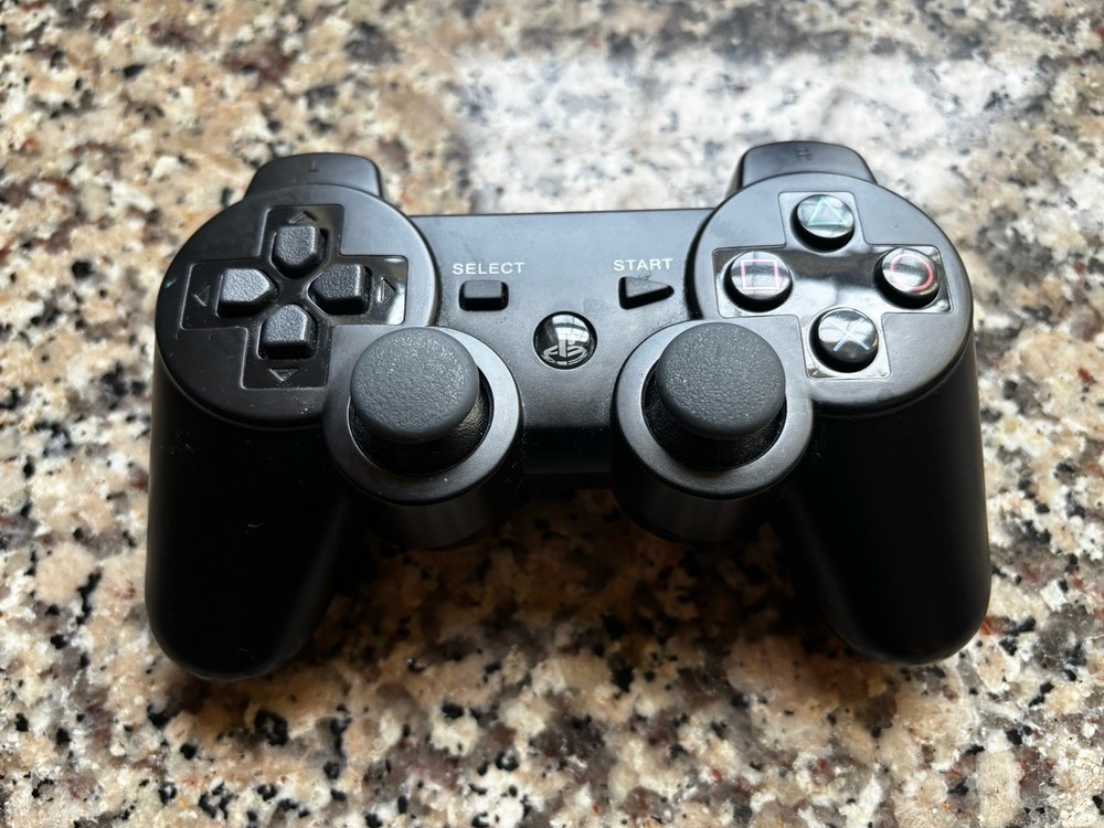 PS3 Slim + 1 Controller
