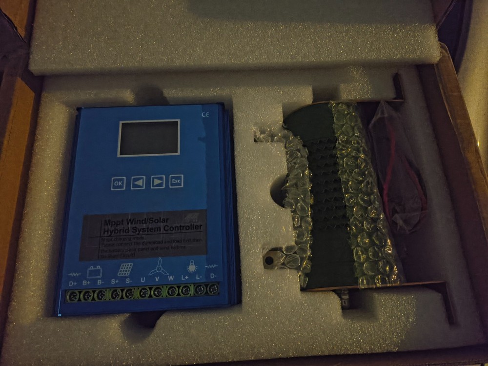 wind&dolar hybrid controller