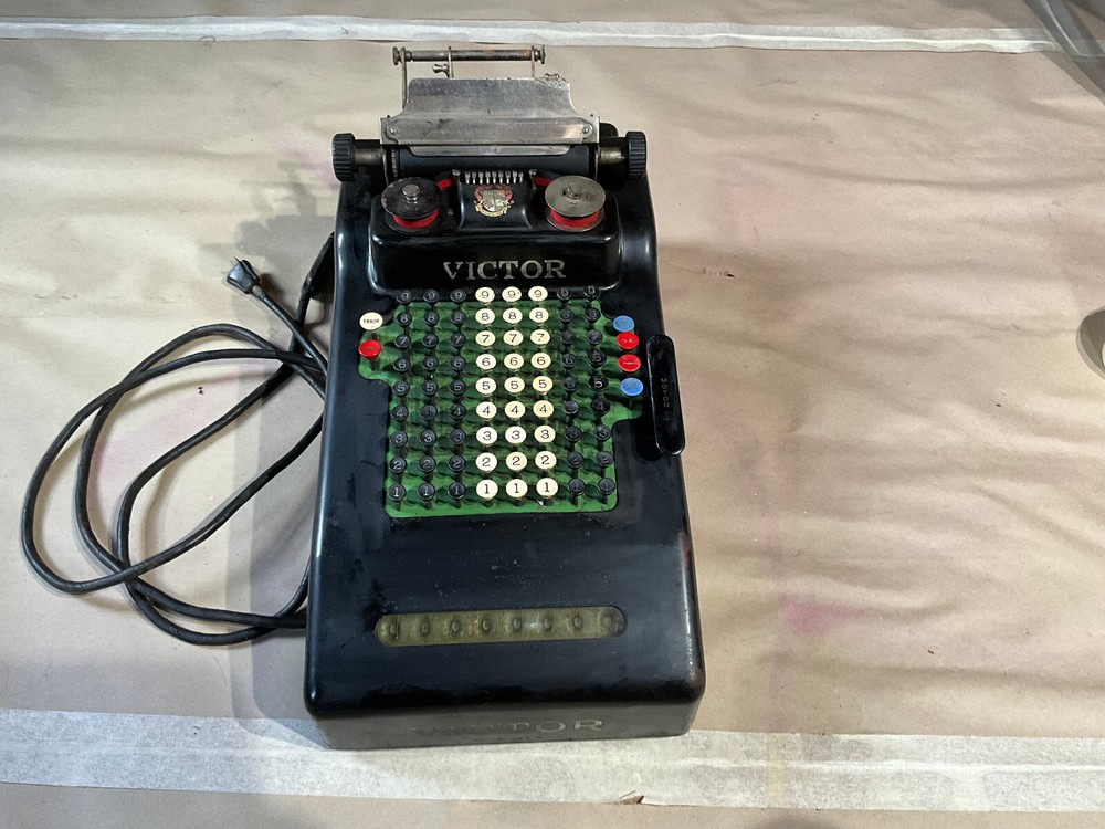 1939 Victor 5 series adding machine
