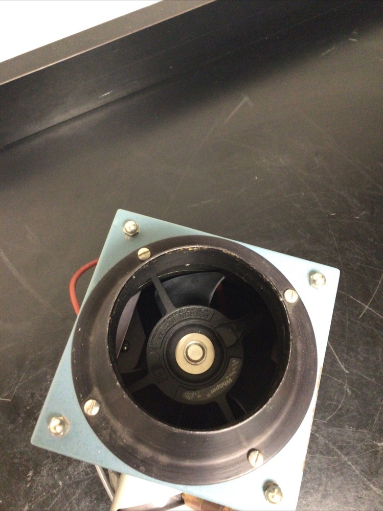 Kratos Light Source LH 150/1S