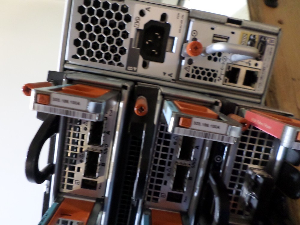 EMC INPE Data Domain 15-Slot Disk Array Enclosure 100-563-456