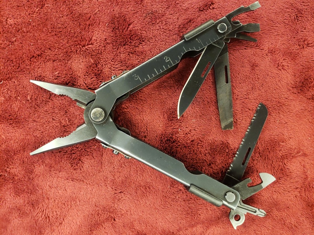 🔪🔪 Gerber Multi Tool Black Needlenose MP600