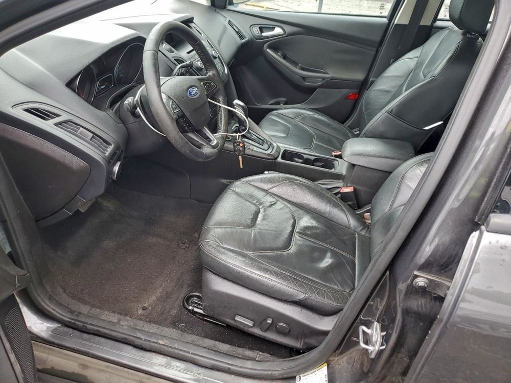 FOCUS 2016 Glove Box 4952436