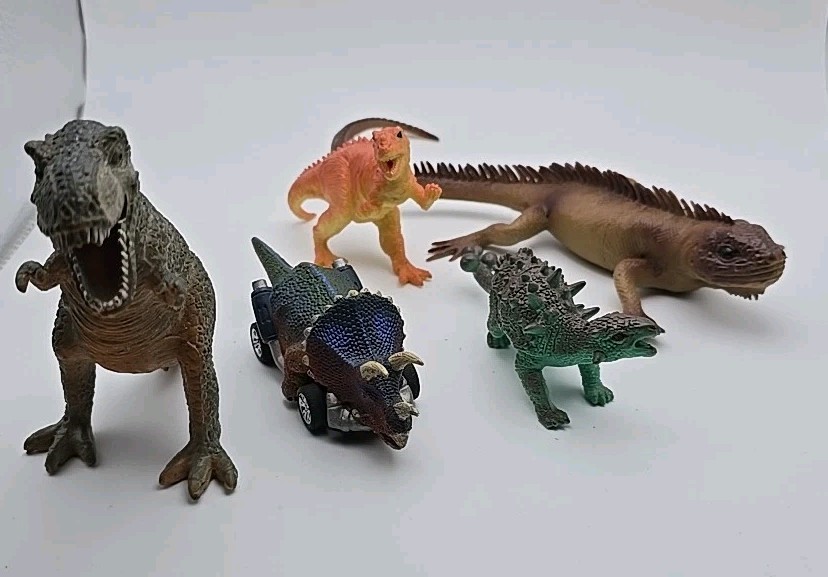 5 Random  Dinosaur Toys 4"