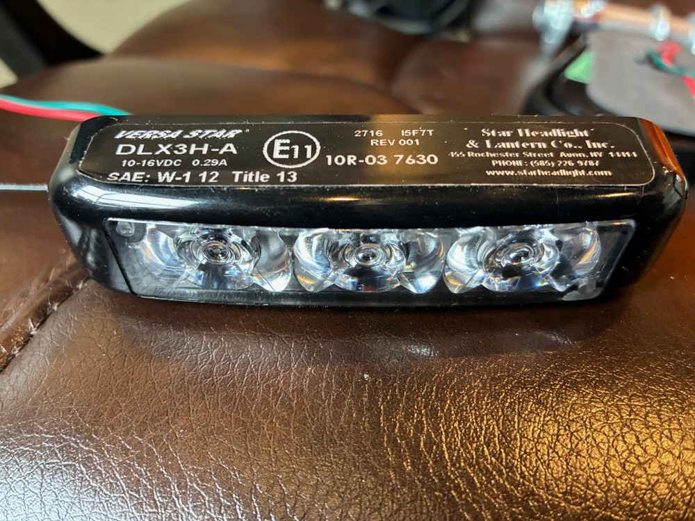 STAR SAFETY TECHNOLOGIES DLX3-A Versa Star®, three LED array, Black bezel, flush