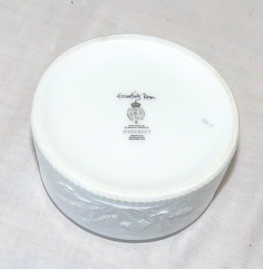 Royal Worcester Somerset Lidded Sugar Bowl