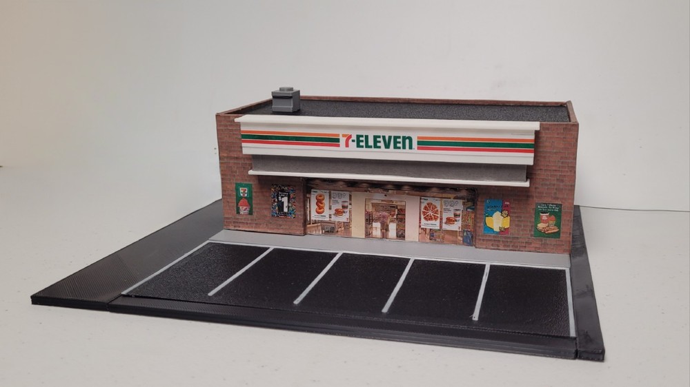 7-Eleven Store Front with Garage Model 1:64 S Scale
