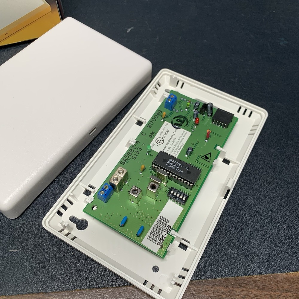 Amemco 588IENM High Security Wireless Receiver & Manual, Hardware.