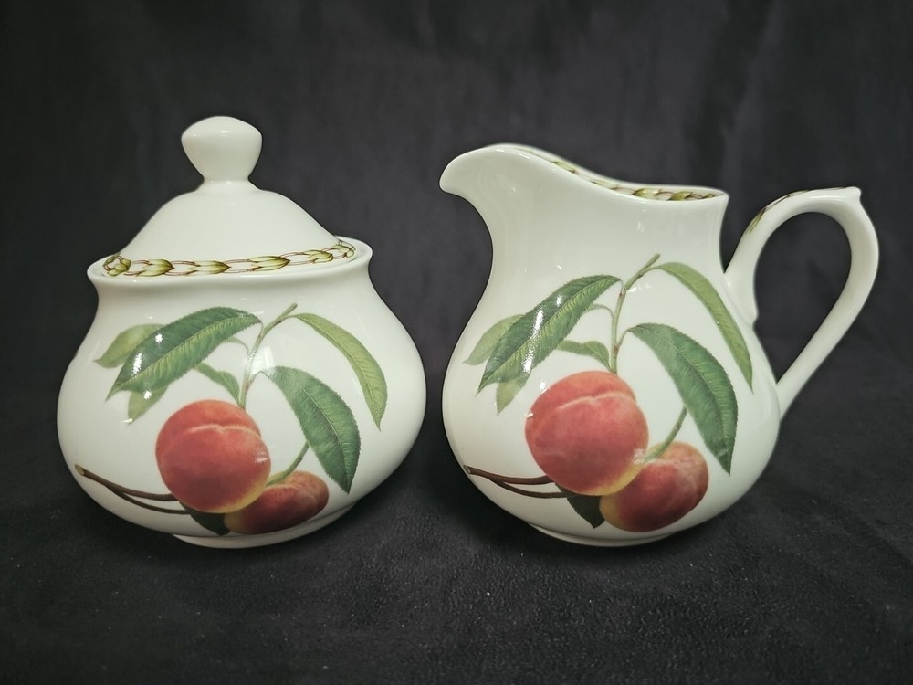 Queens HOOKERS FRUIT Creamer & Covered Sugar Set Peaches 1999-2016 VGUC