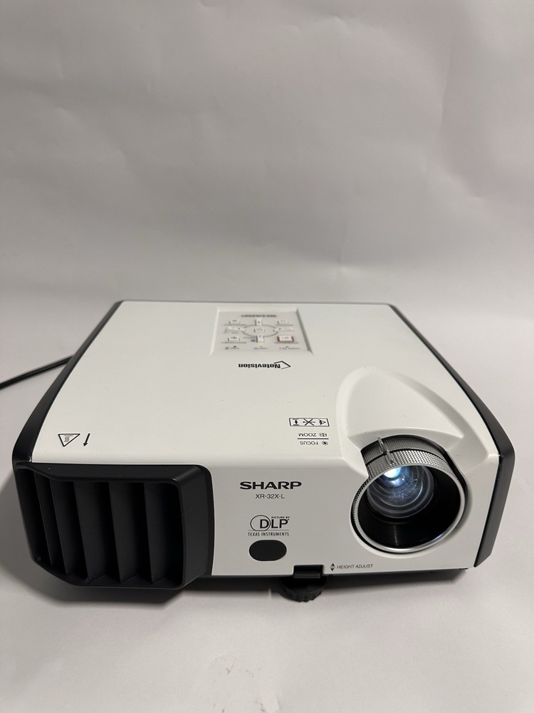 Sharp XR-32X DLP Projector