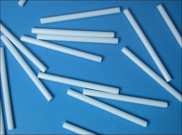 100 slim plastic flytying tubes