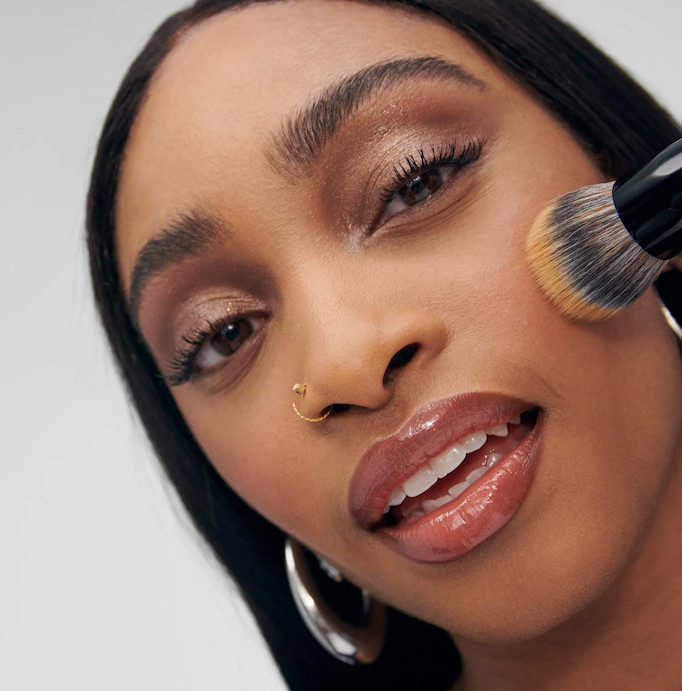 PRO Foundation Brush – Precision Blending Brush for Flawless Makeup