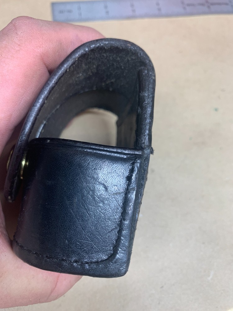 Safariland Comp 2 or HKS Medium Speedloader Double Pouch