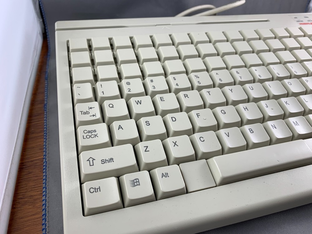 POSIFLEX KB3200 AT INTERFACE PROGRAMMABLE KEYBOARD WITH MAGNETIC STRIPE READER