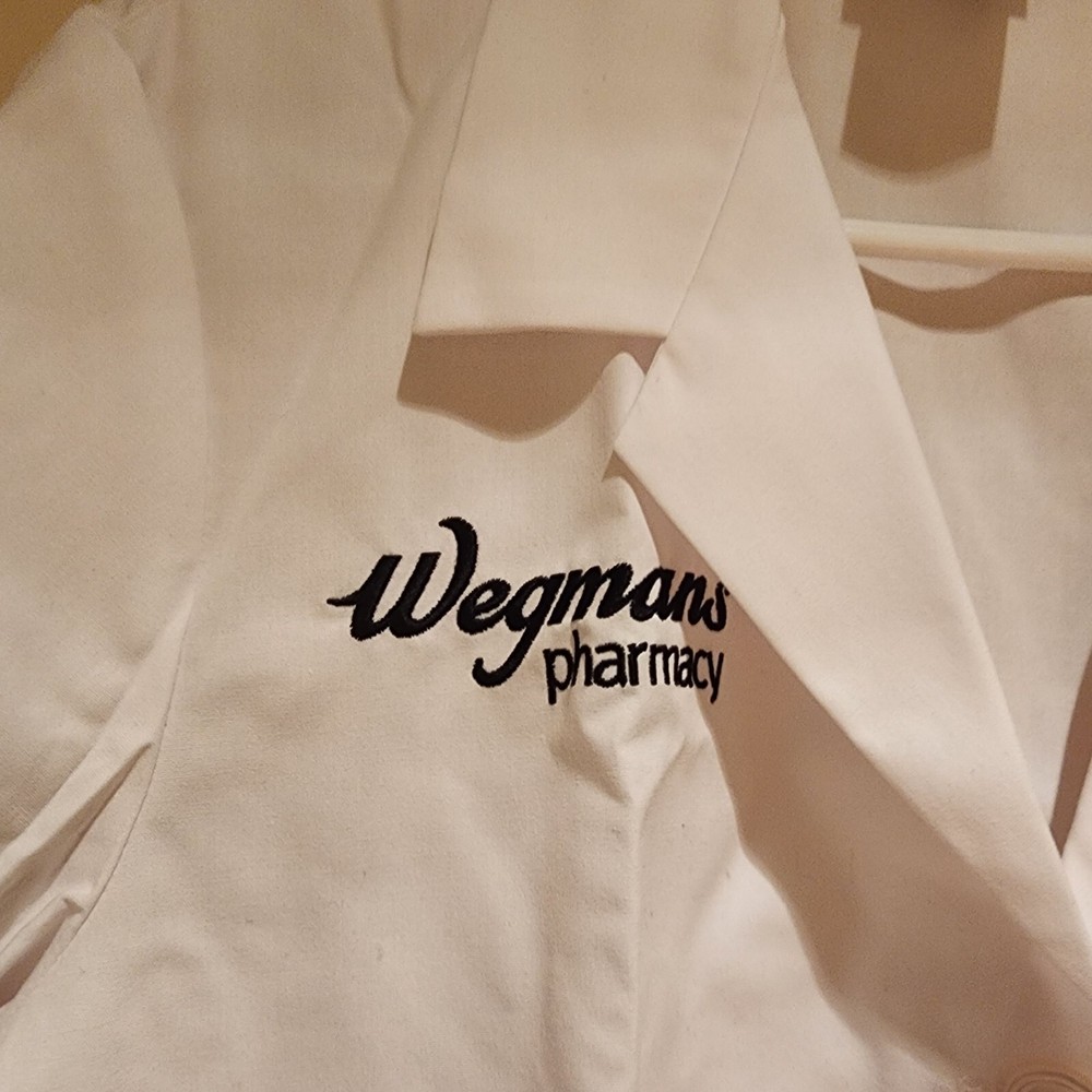 NWT Adult Size Medium Lab Coat Wegmans Pharmacy