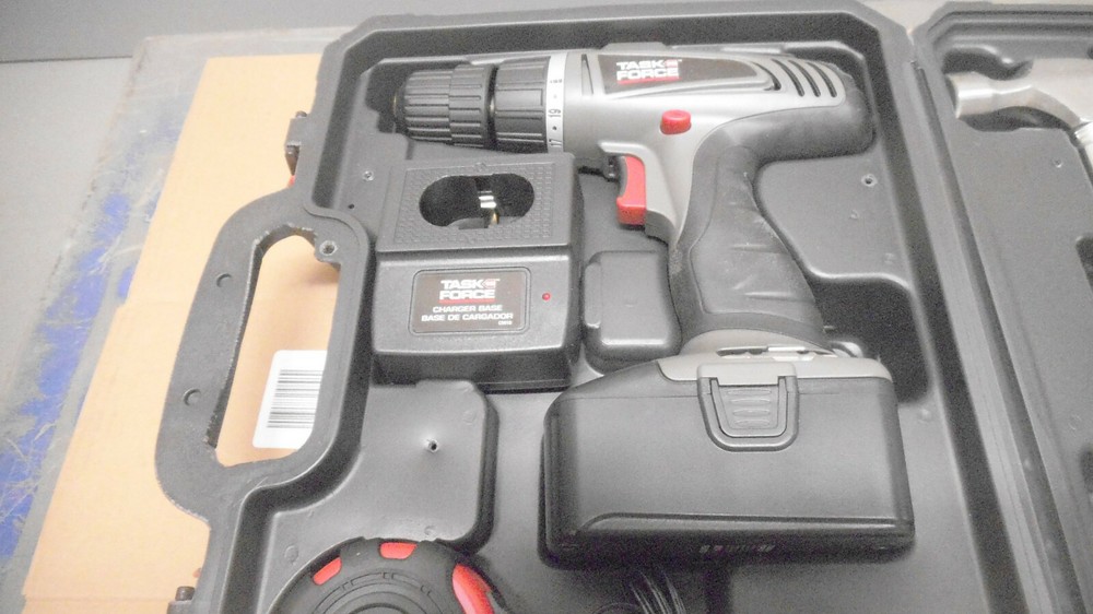 Task Force 18 volt drill, 3/8" chuck, with battery, hand tools, charger, case