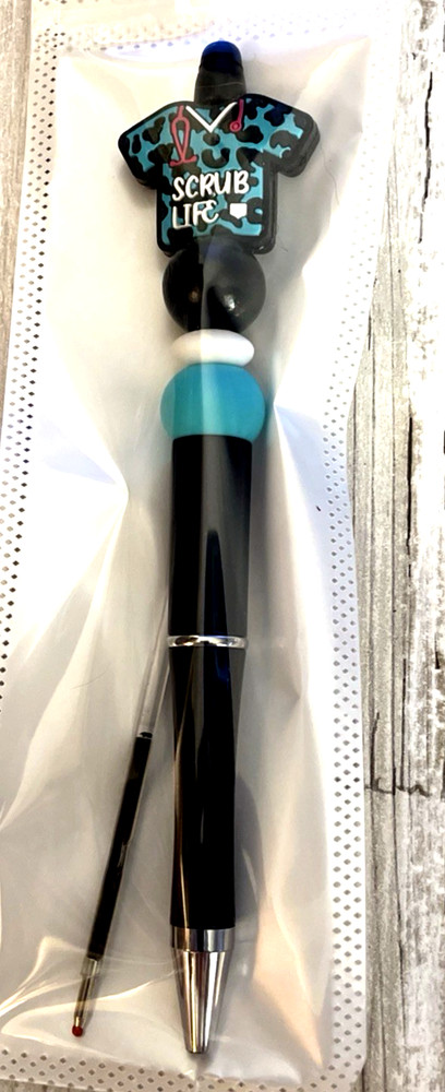 4 miscellaneous beaded pens with 1 ink refill each