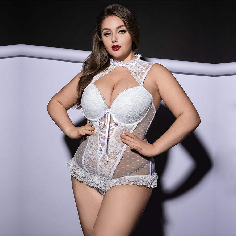FRAGILE ARCHITECTURE Plus White Lace Lingerie Set