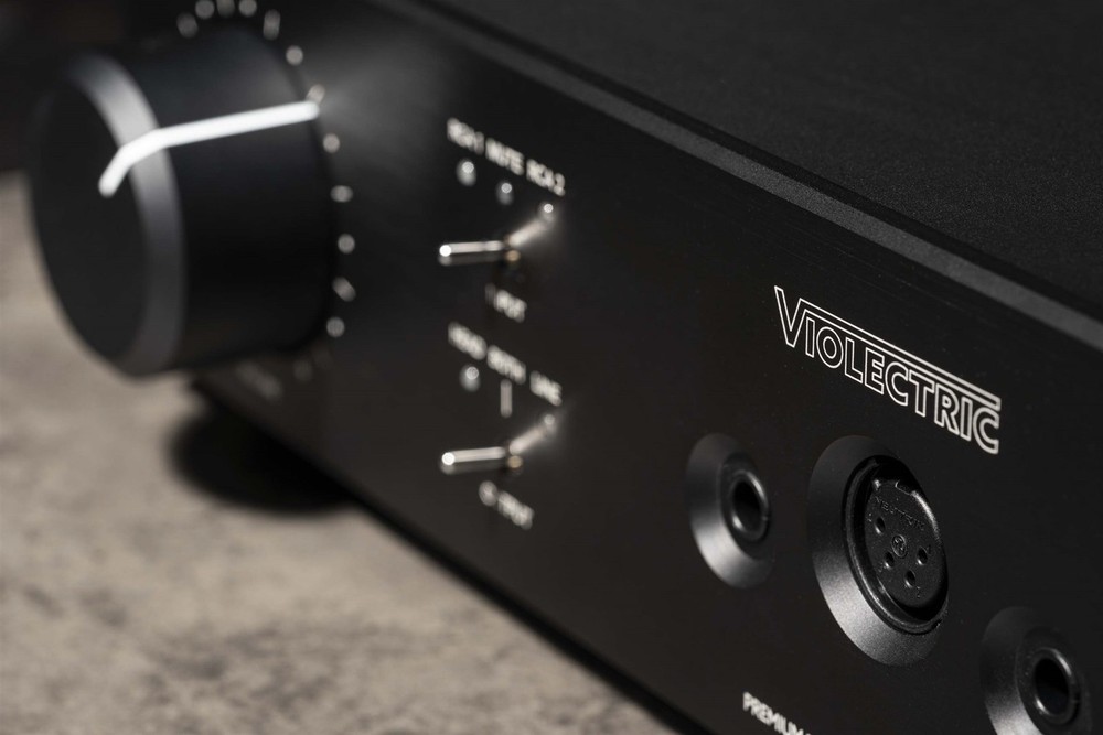 Violectric V340 Balanced Headphone Amplifier With Pre-amp Function (B-Stock)