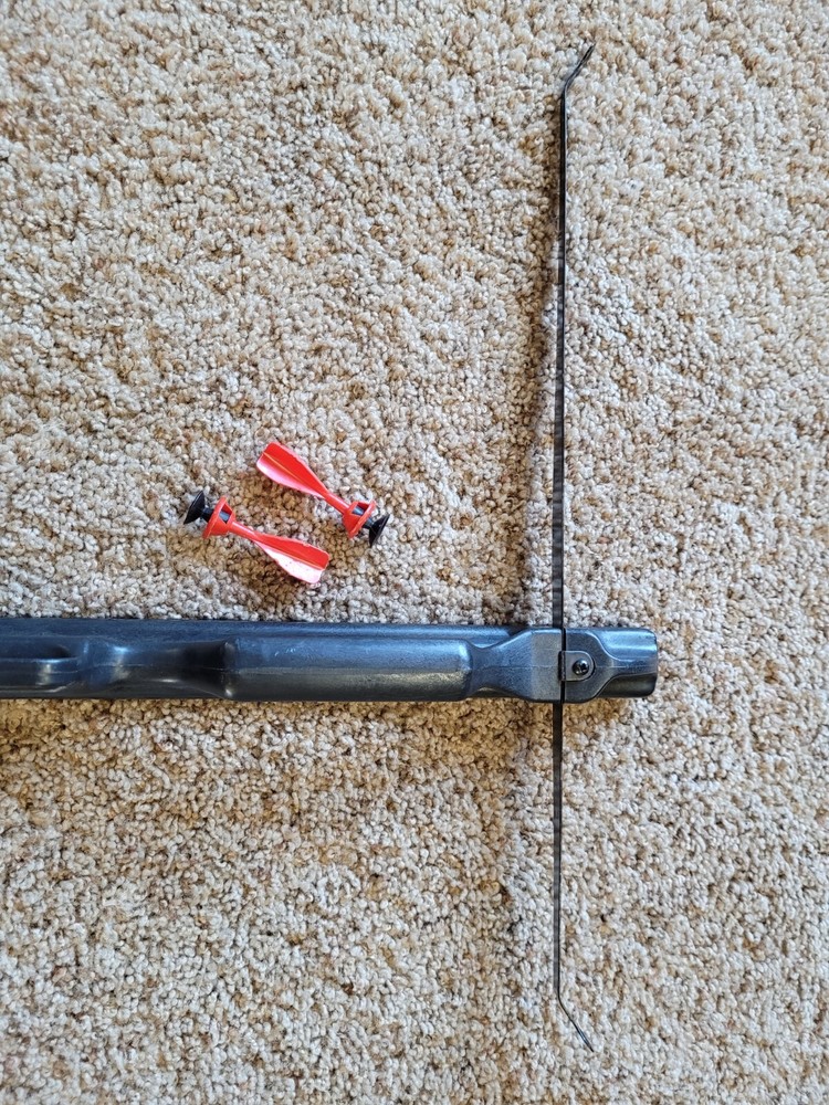 BARNETT BANDIT, CROSSBOW W/ 2 DARTS, USED, NO STRING