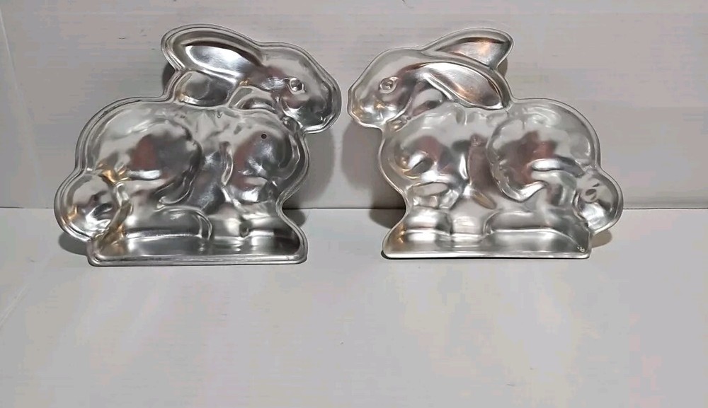 VTG Dimensional Bunny Rabbit Baking Pans 2- Piece