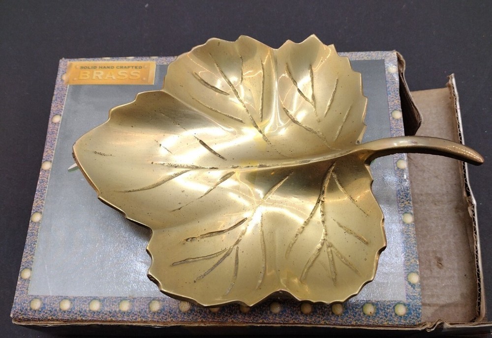 Vtg 97Handcrafted Solid Brass LEAF  Serving  Dish Made in India in original Box!