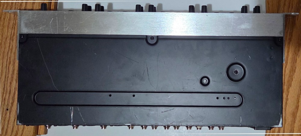 Behringer HA4600 Powerplay Pro 4 Chan Headphone Distribution Amp