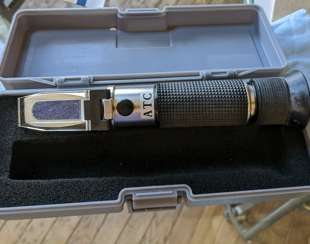 LW SCIENTIFIC Refractometer,Hand Held,Protein/Gravity, CTL-REFM-PRSG