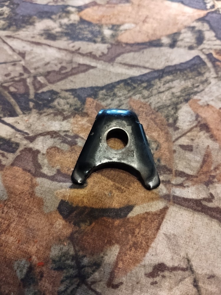 Distributor Clamp 355780 Omc/Mercruiser