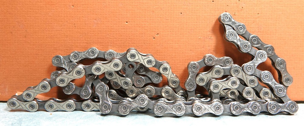 KMC 10-SPD CHAIN # X10 105 LINKS