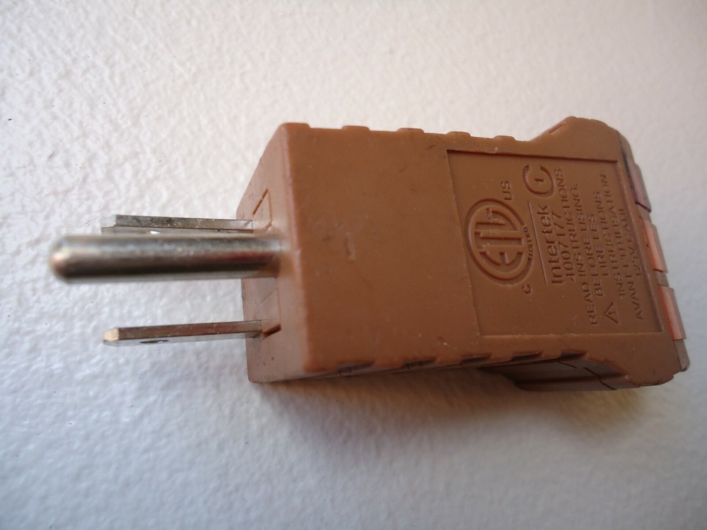 Southwire Tool Lot: M400TP Cable Receptacle Voltage Testers Multi-Tool Stripper