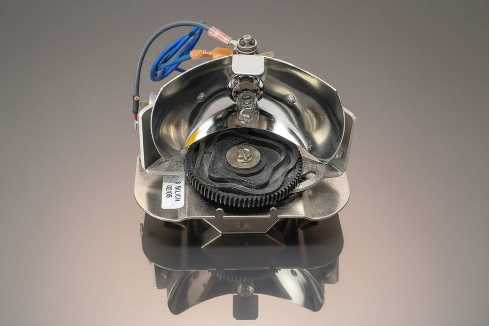 Code 3 MX7000 Lightbar - Oscilaser Wobble Light With MX7000 Riser