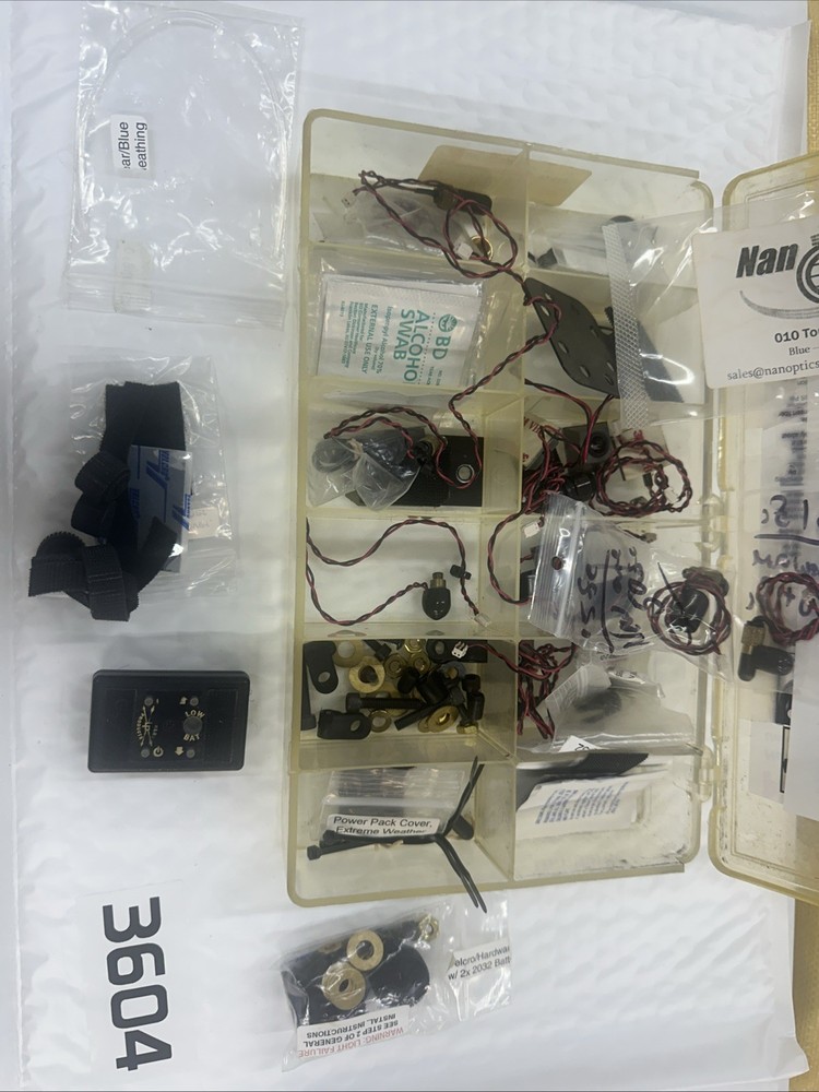 Item 3604 - Archery Target Sight Light Components - Unknown Brand