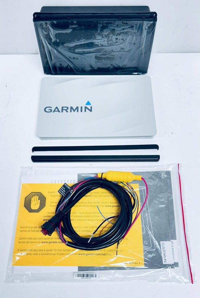 Garmin GPSmap 722xs PLUS Chartplotter/Sonar Combo Display Worldwide Basemap