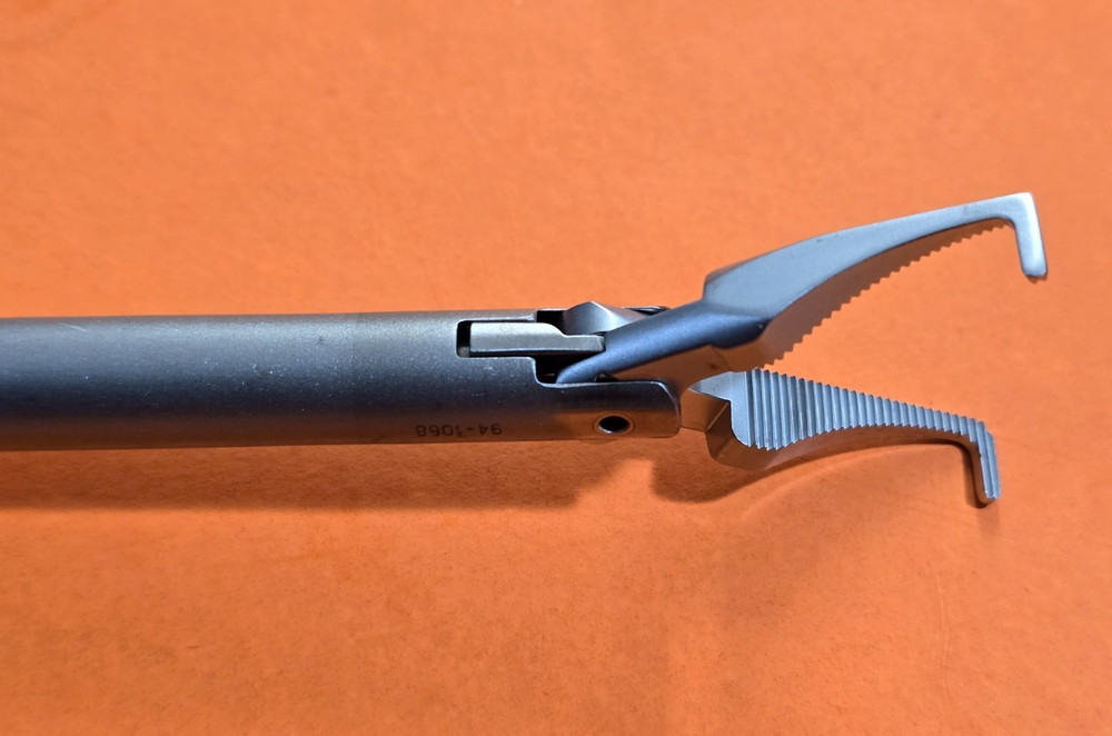 SSI Ultra 94-1068 Laparoscopic Grasping Forceps 10mmx36cm Right Angle
