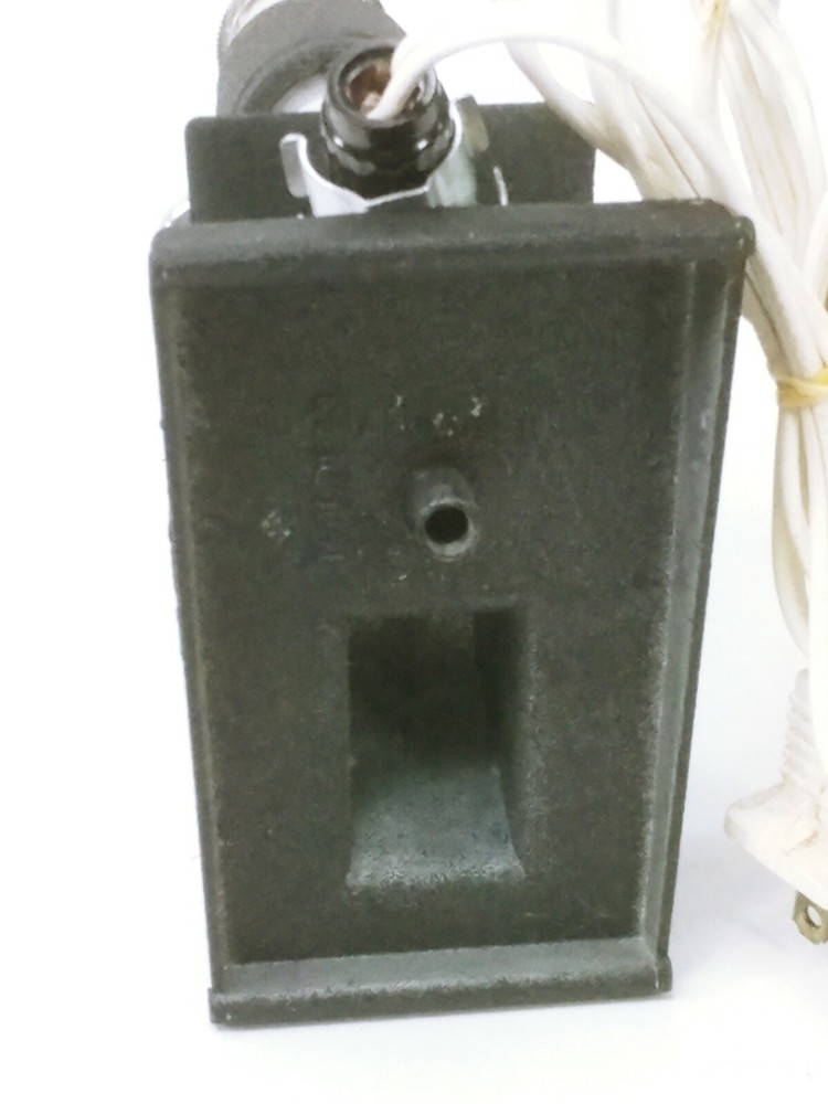 Vintage Gilbert Microcraft 75 Microscope In Original Box.