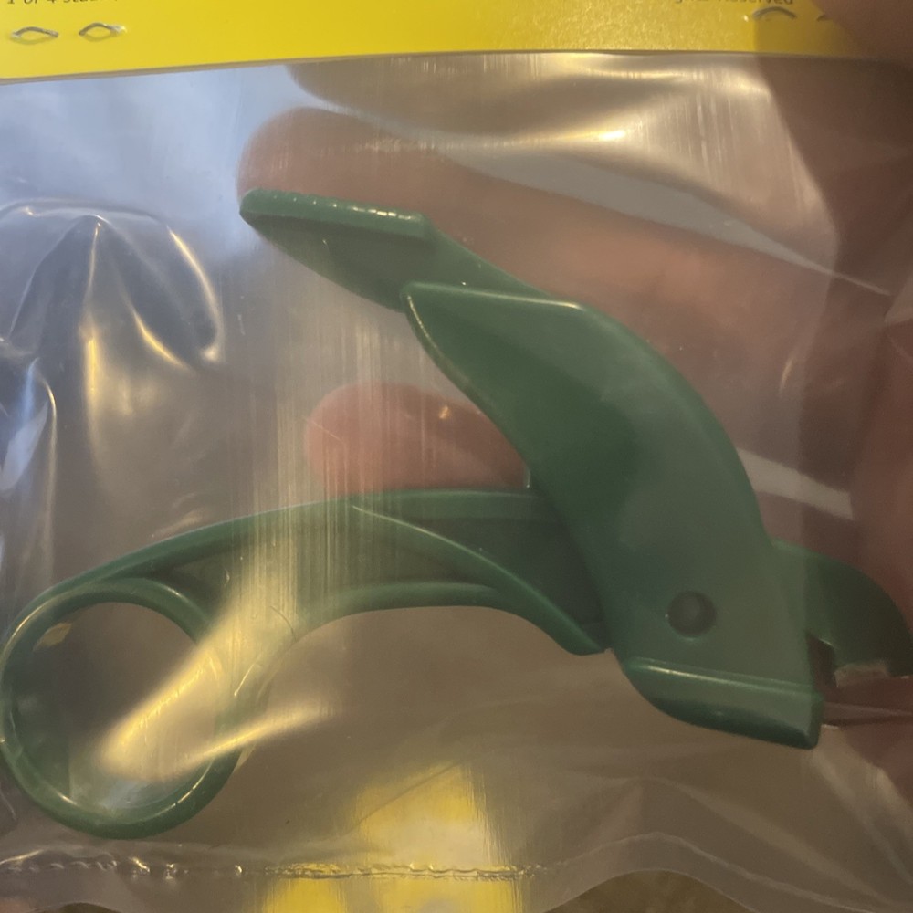 Staple Shark Staple Remover Galiot Green