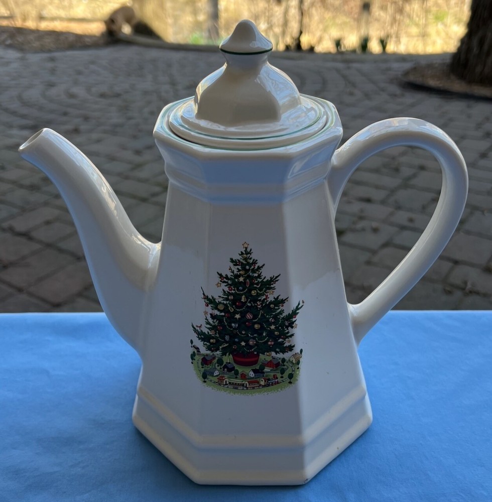 Pfaltzgraff Heritage Christmas Coffee Pot Server