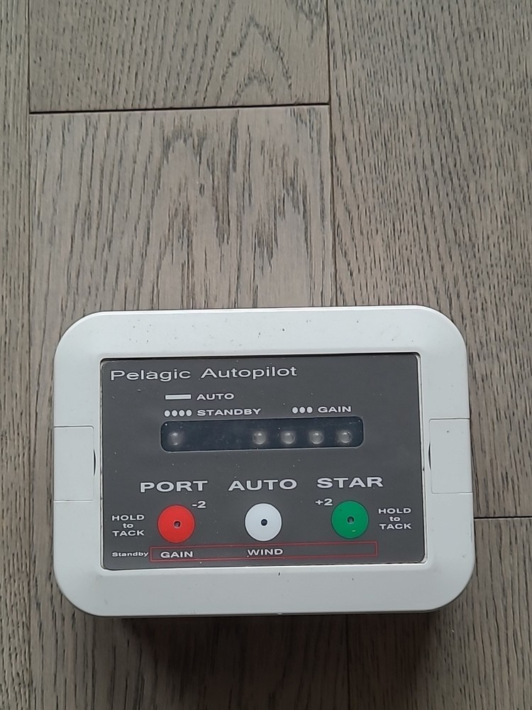 Pelagic Autopilot Control Head / Computer used, excellent working condition.