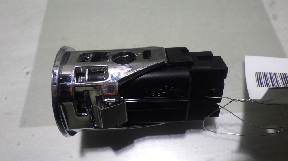 08 TOYOTA PRIUS Ignition push button Start Button