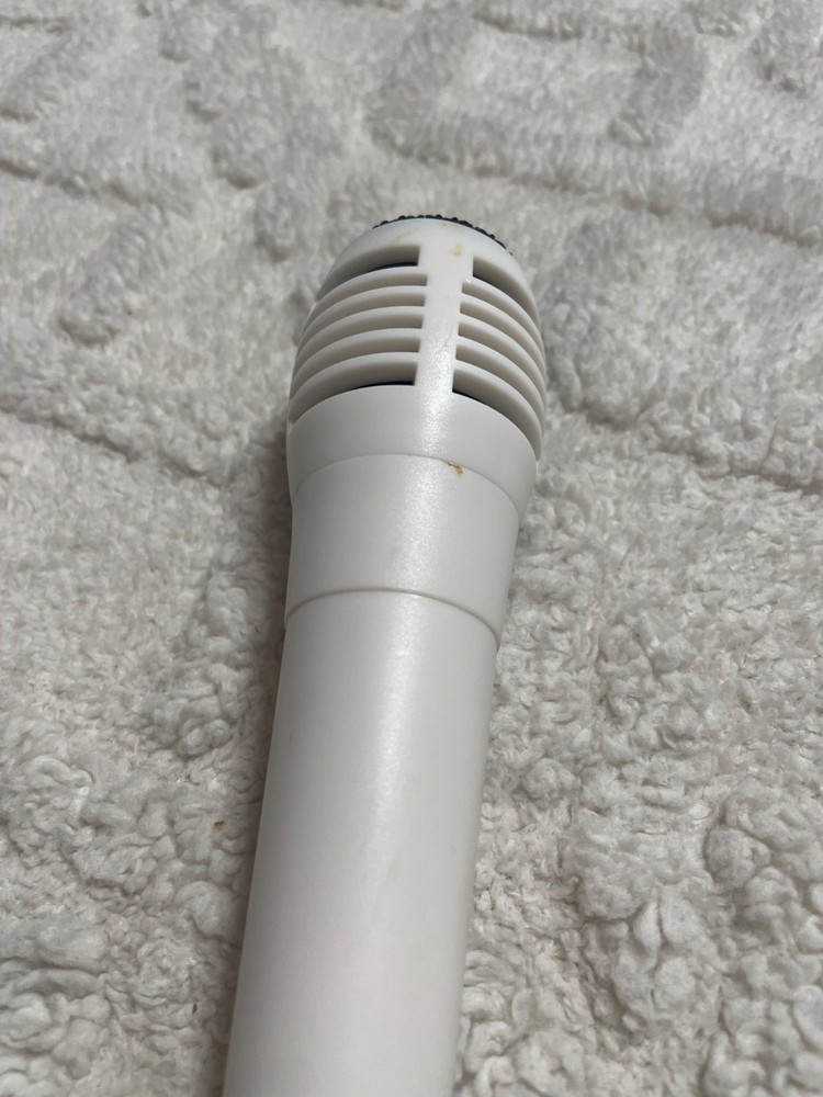 Wired Handheld Microphone 3.5mm Plug White – Karaoke Toy Basic Audio