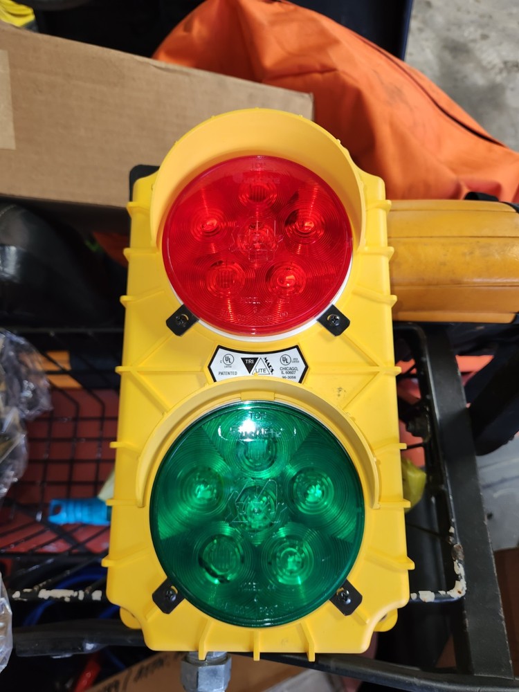 Tri Lite Single Red Green Dock Light