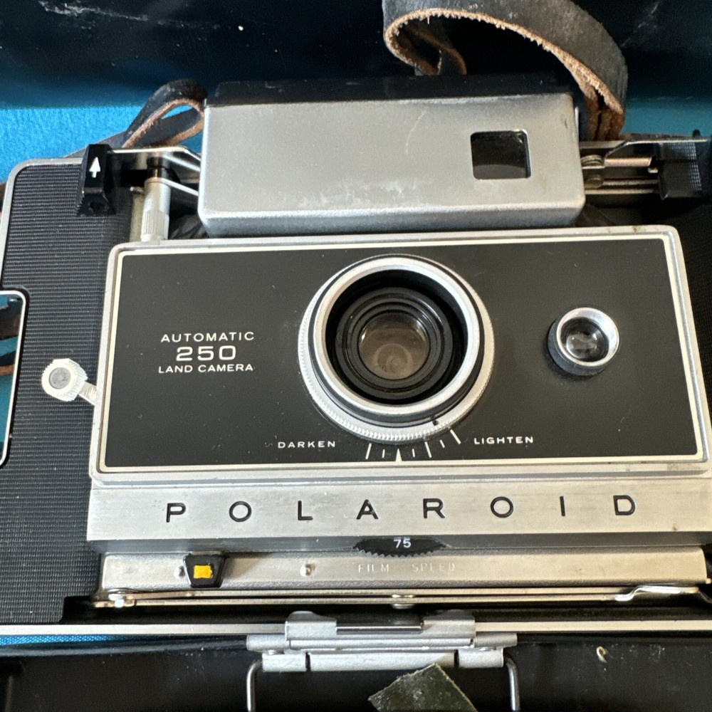 Polaroid Automatic 250 Land Camera & Case, Strap And Flashbulbs vintage